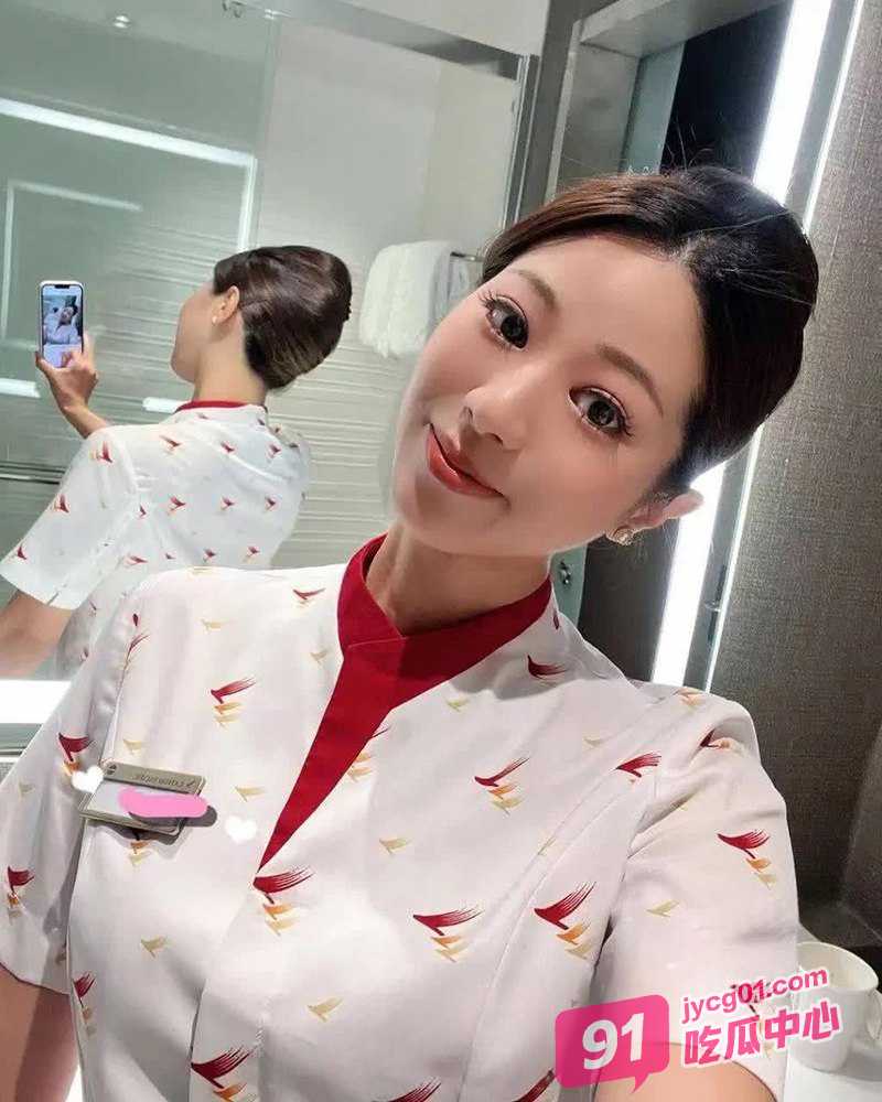 空姐偷情闺密老公 表面高雅空姐 私下却和闺蜜同吃肉棒！ 配图