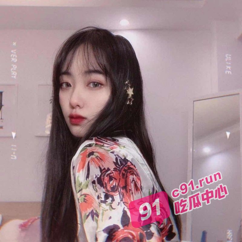 长春大学李婷 裸体诱惑勾引小学弟 出租屋女上位骑乘榨精！
