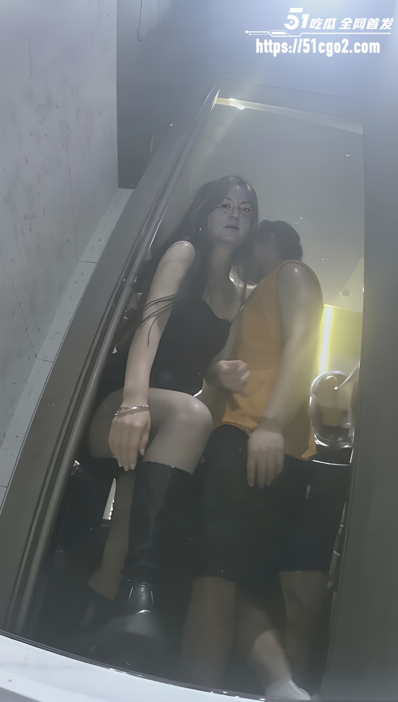 酒吧女厕所偷拍 1 酒吧女厕所偷拍 1