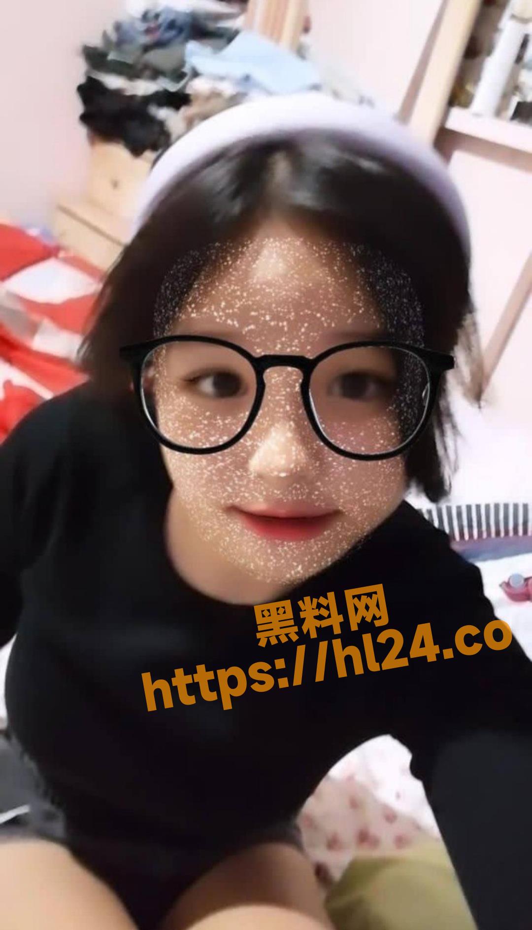 广东佛山黄莉花和男友打视频电话 自慰结果被外流