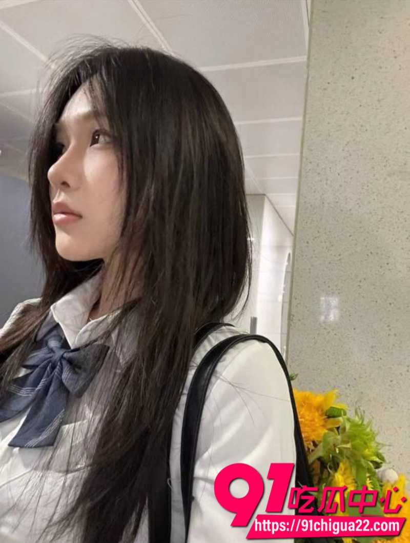 高颜值女大学生希希兼职伴游白天陪你逛街晚上沦为母狗被土豪爆操3 高颜值女大学生希希兼职伴游白天陪你逛街晚上沦为母狗被土豪爆操3