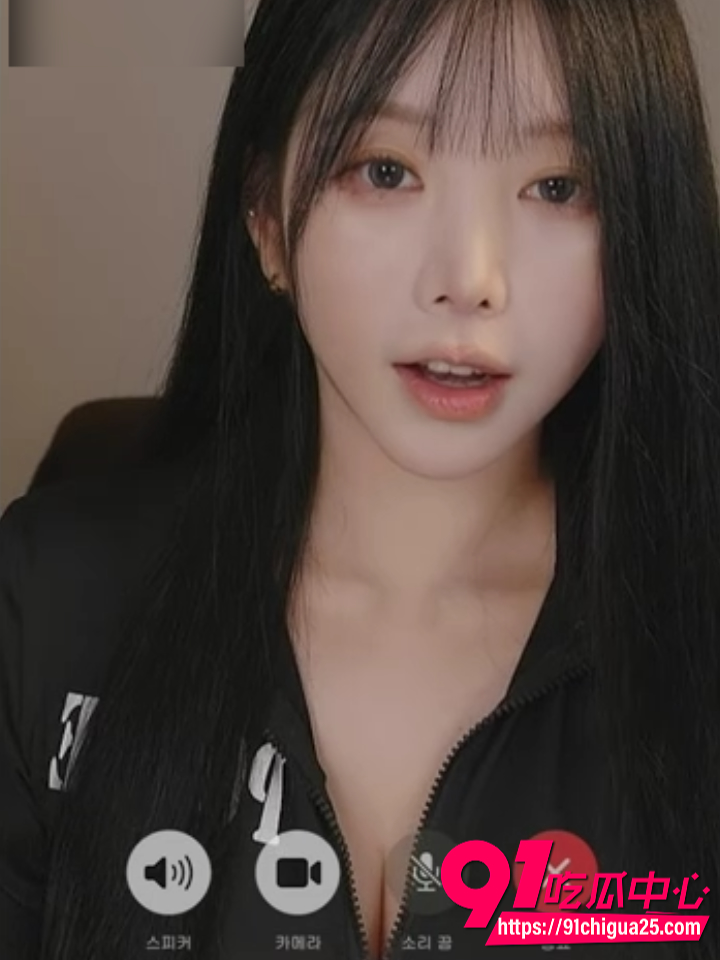 ASMR博主Yoonying新作主人 一边视频通话一边按摩 衣服半脱露出巨乳揉到奶子湿漉漉