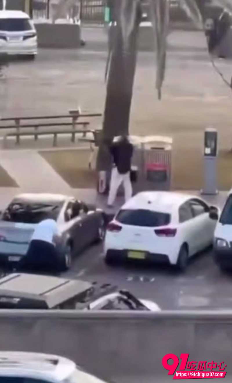 澳大利亚悉尼邦迪海滩发生枪击事件7