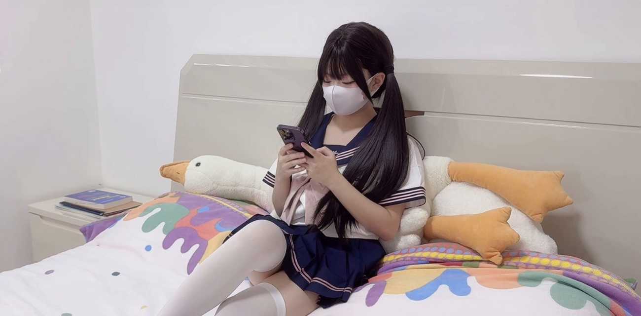 推特萝莉福利姬 小欣奈 被爸爸调教成淫娃 无毛嫩穴被爆操内射精液溢出 香艳剧情超淫荡！