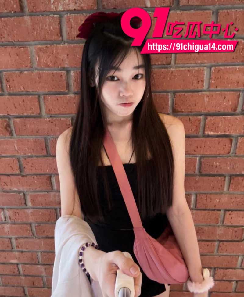 马来西亚网红 leejoey 洗澡被哥哥偷拍 裸体视频全网疯传