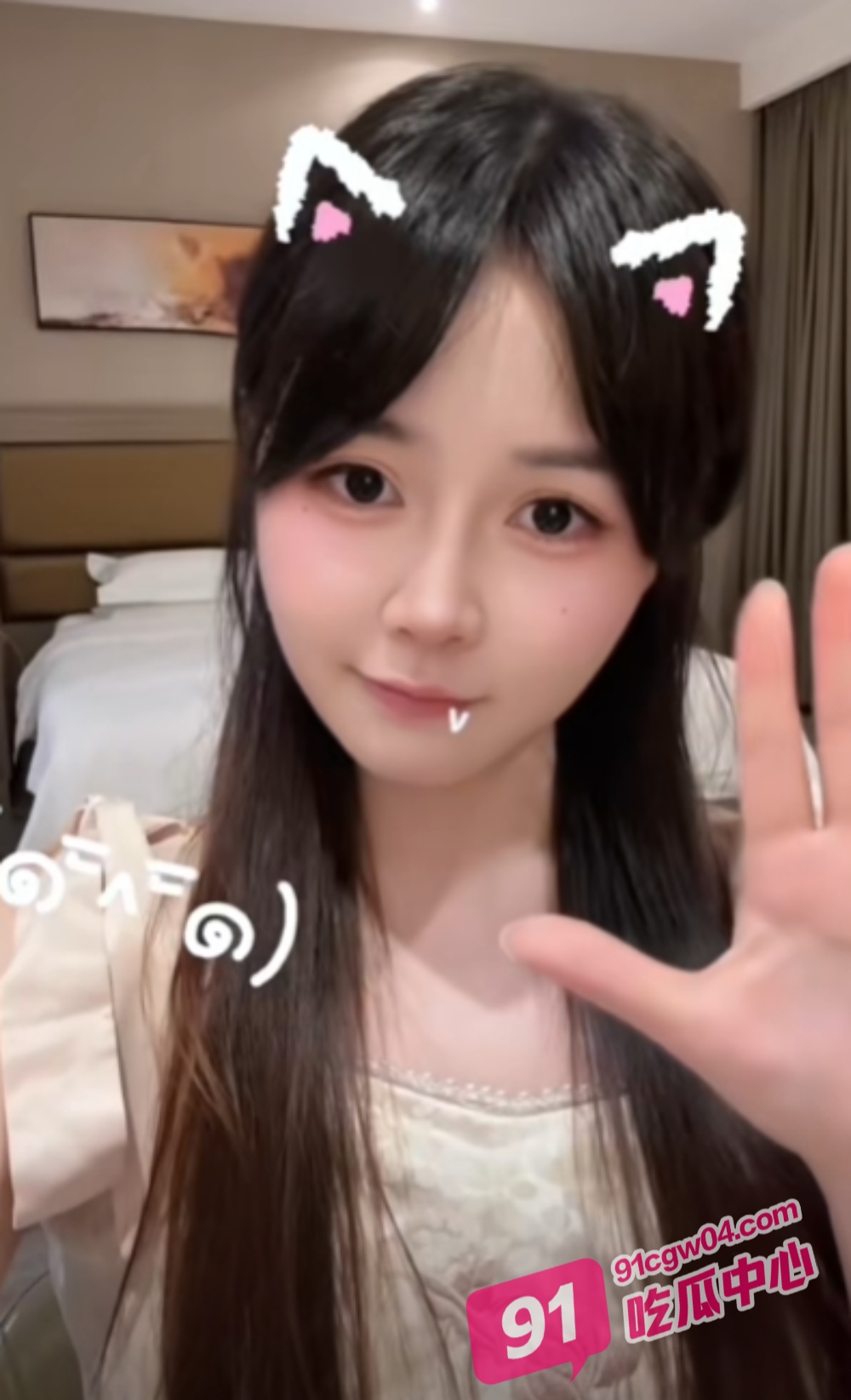 抖音擦边网红米糯Milo私下全裸自慰视频流出 相同视角跳舞一个露逼一个包裹严实！ 配图2