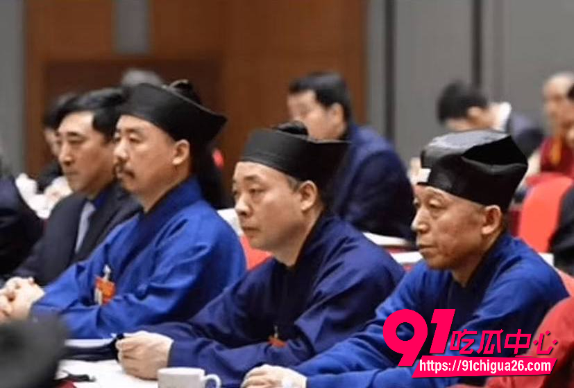 中国道教协会副会长胡城林被下属实名举报包养多名情人 违规给年轻小三办道士证 游艇豪车私生子全曝光！