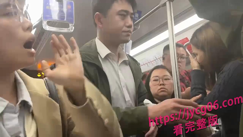 上海第一射手！地铁猥亵女孩被抓！社死现场引路人围观！ 配图6