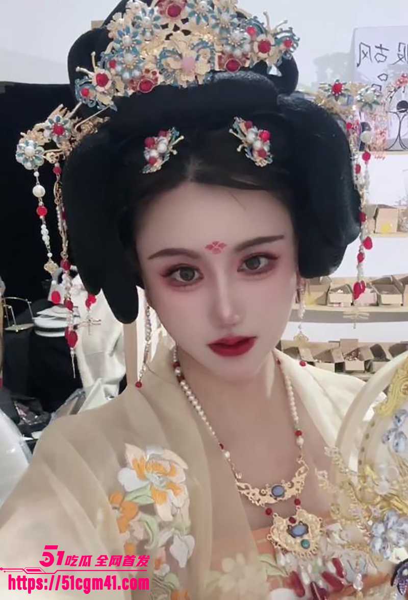 横店十八线演员大蜜蜜大尺度啪啪喷水视频流出1拷贝 横店十八线演员大蜜蜜大尺度啪啪喷水视频流出1拷贝