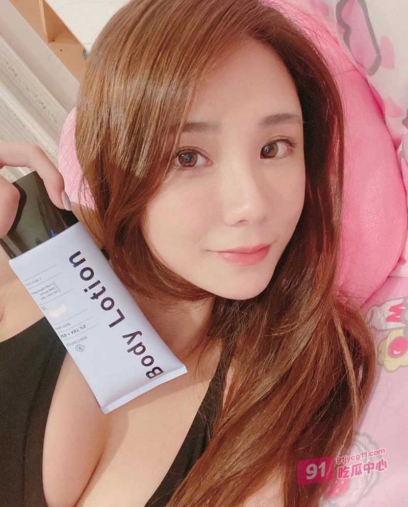 台湾JFK嫩模啪啪自拍流出！小骚货主动骑在上面疯狂榨精～ 配图3
