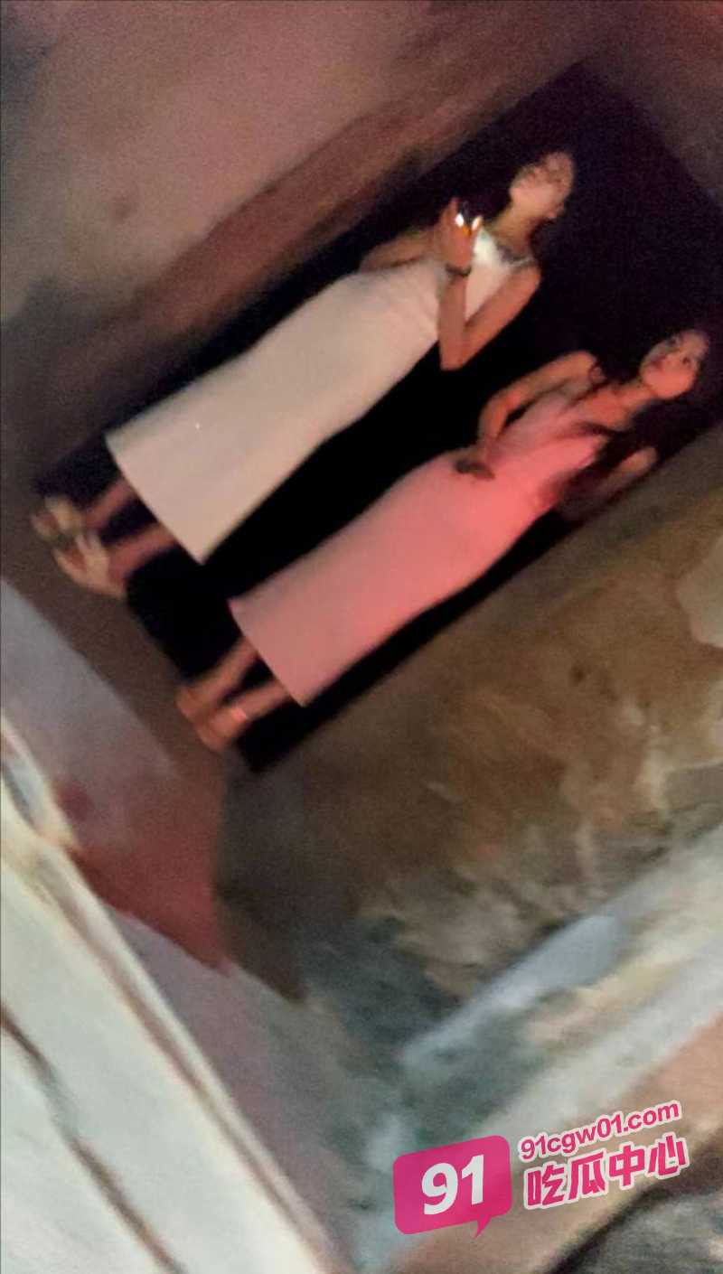 汕头记者暗访 站街女白天150晚上200 价格亲民 颜值身材性价比极高 配图2