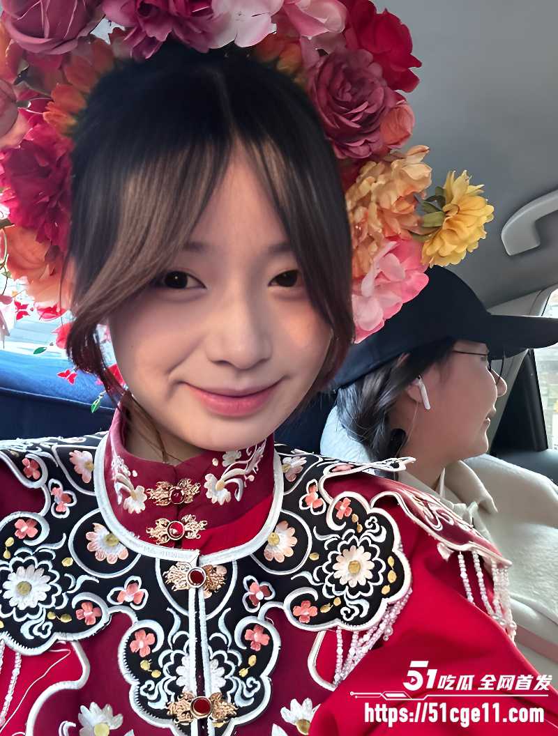 奶茶店兼职小妹 超爱约炮玩3p 1
