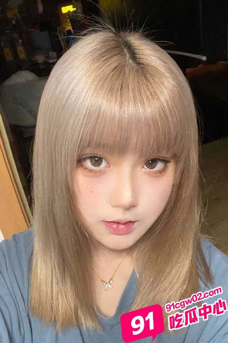 广州学院派小美女 陈思琪 白皙巨乳软妹子被巨屌插的欲仙欲死