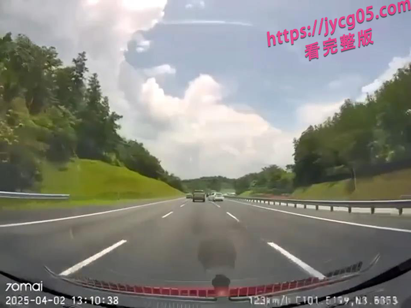 沪昆高速惨烈车祸！轿车翻滚360°！孩子目睹妈妈被碾压！ 配图2