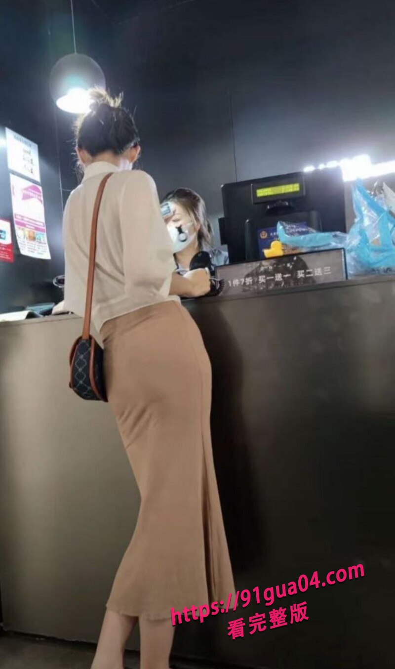 母亲与儿子酒店缠绵03
