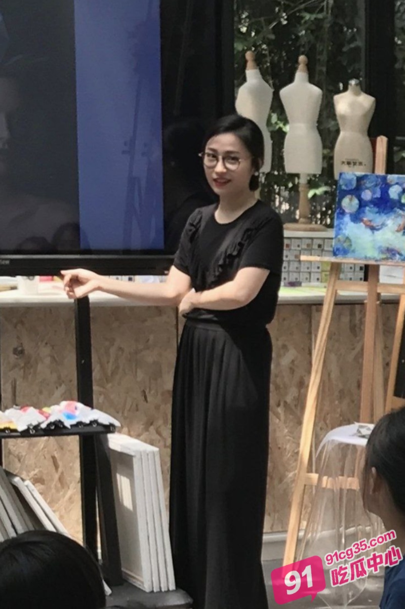 南京小学老师王咏梅自慰短片流出 白天为人师表晚上加班做婊～ 配图2