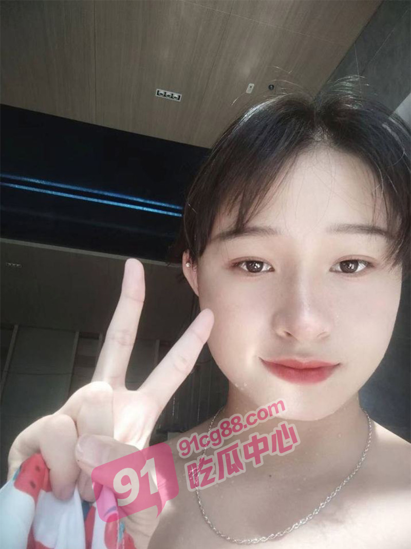 温文尔雅女同事 在她结婚之前灌醉拿下 没想到在床上这么狂野！