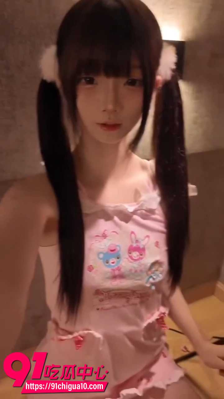 极品双马尾萝莉口口犬被拽头发后入狂操3