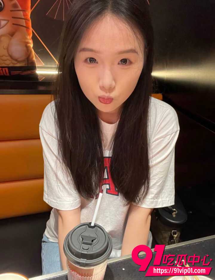 深圳大二体育女生约大一男生做爱4