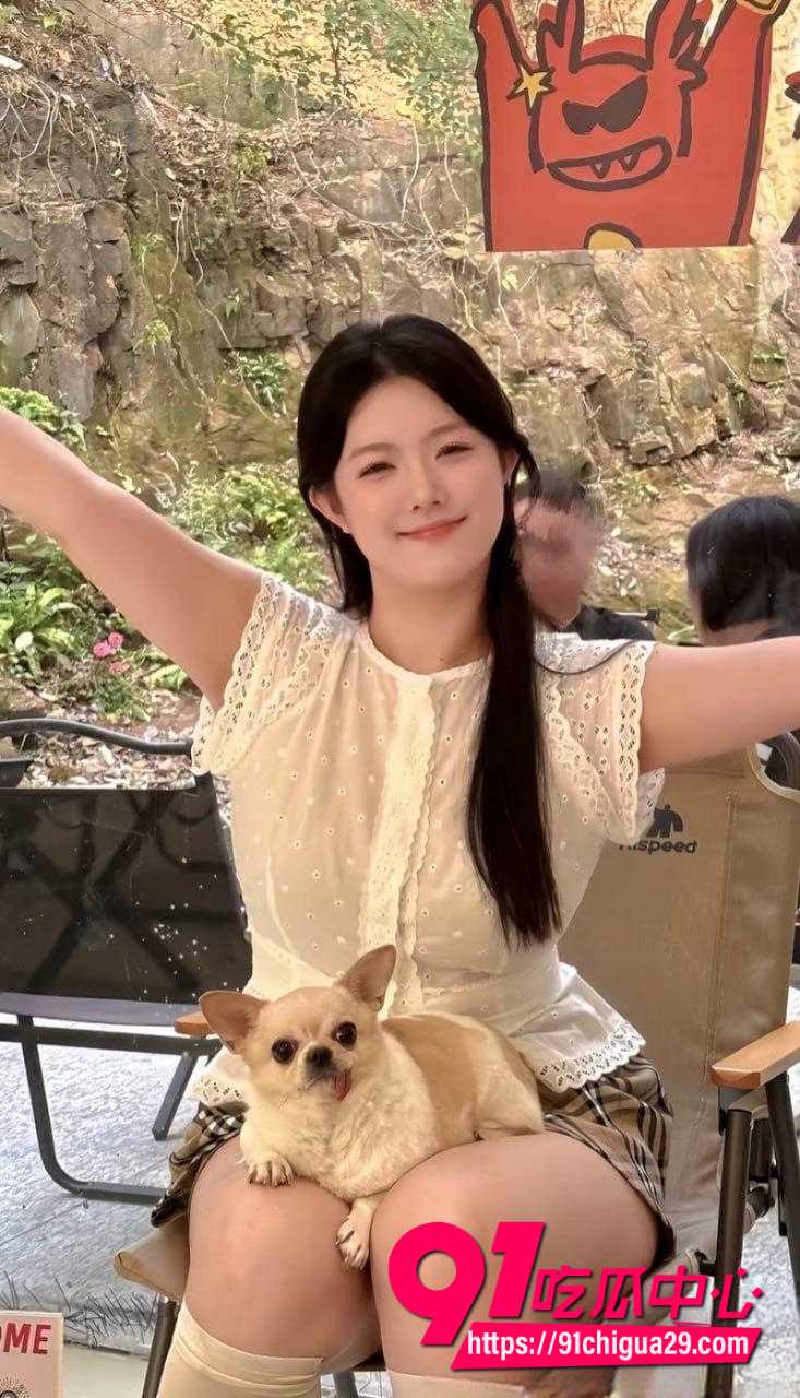 何晶7
