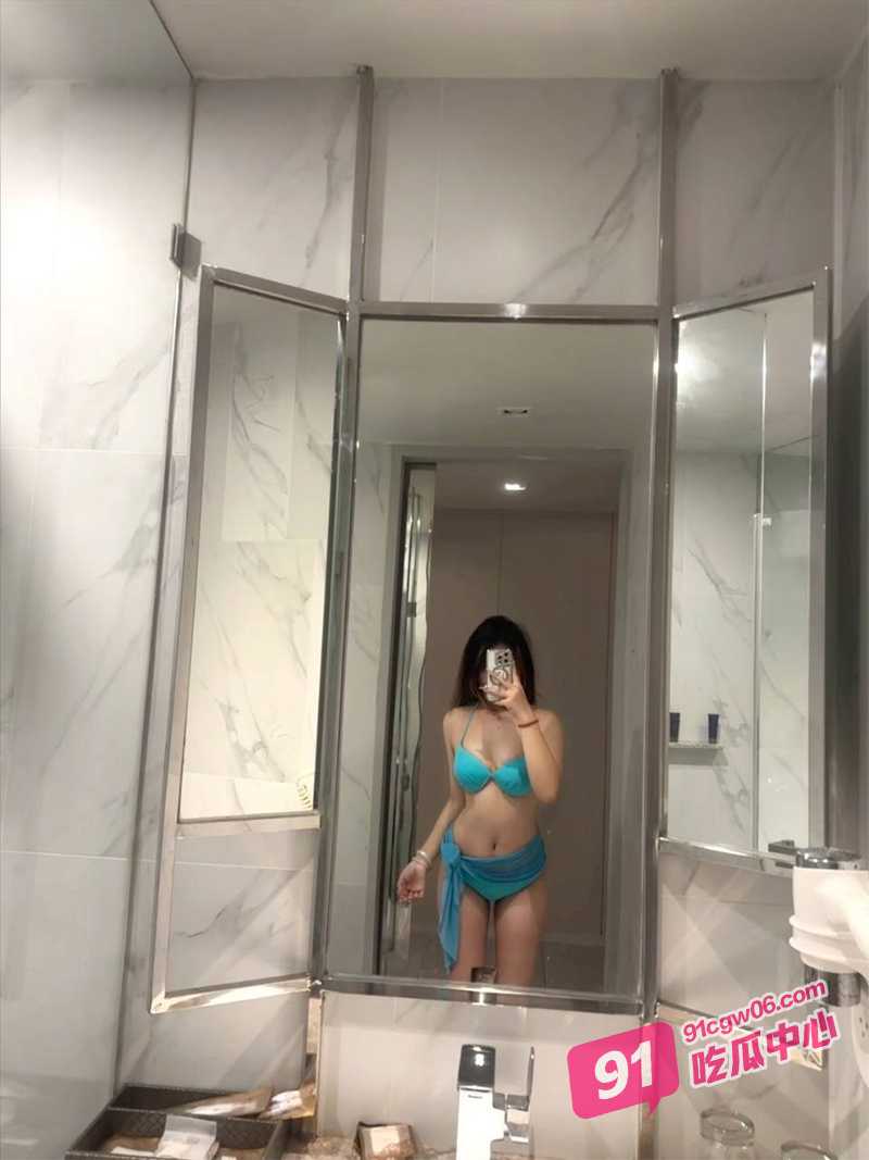 野模LiLi 史无前例大尺度私房写真 臀骚穴摆弄各种撩人姿势 唯美画面让人面红耳赤！ 配图