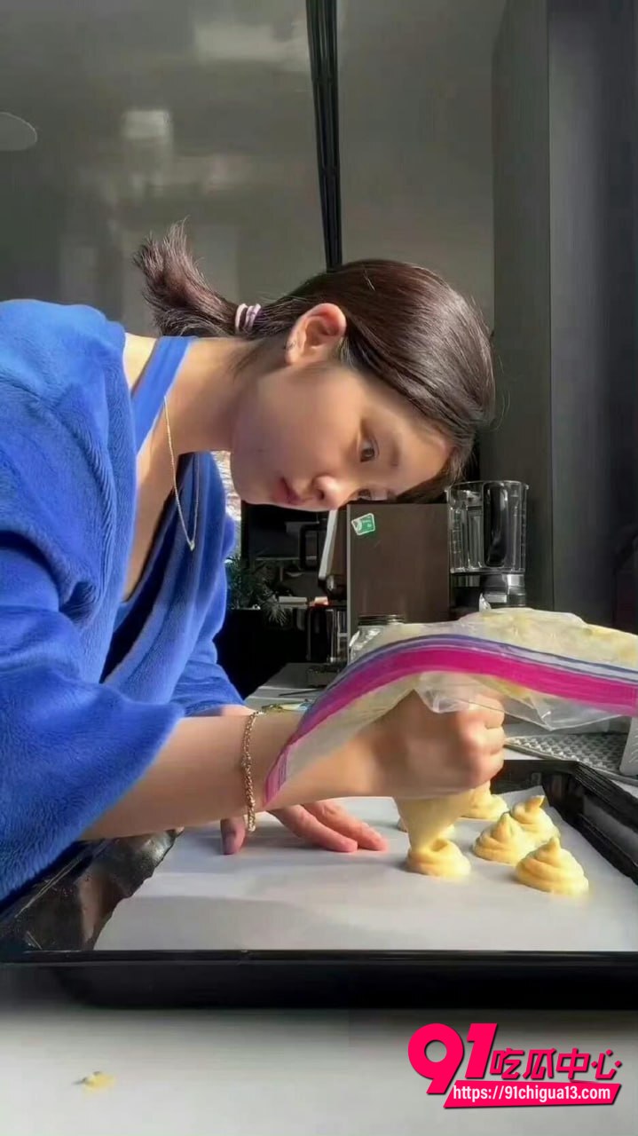 黄多多图书馆亲密被开除4