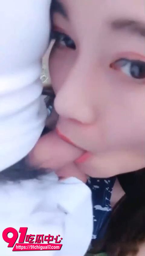 美女户外勾引大叔无套性爱4 美女户外勾引大叔无套性爱4