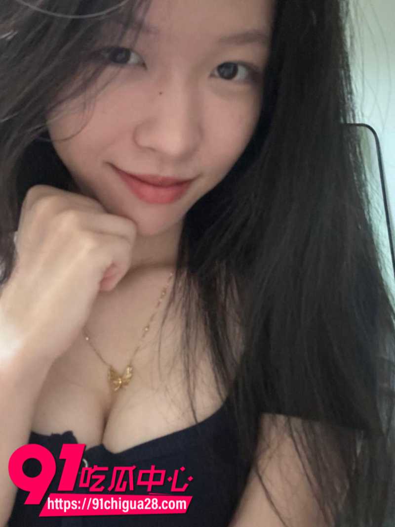 武汉大学女大学生钟淑玥 跟前男友分手后被背刺 两人大尺度性爱视频全部曝光
