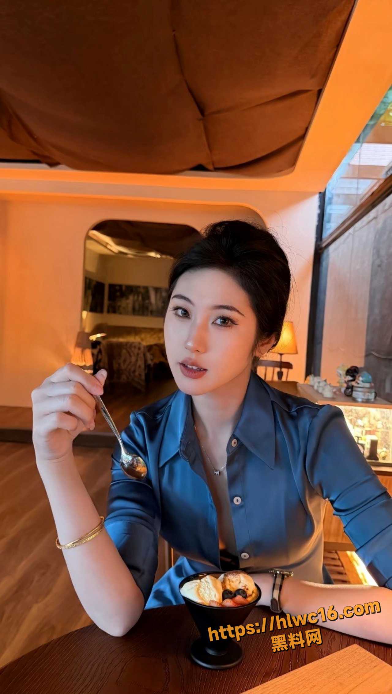 情人女 我的妻 清纯羞涩如同少女 插进了女人的湿润温软的体内 配图