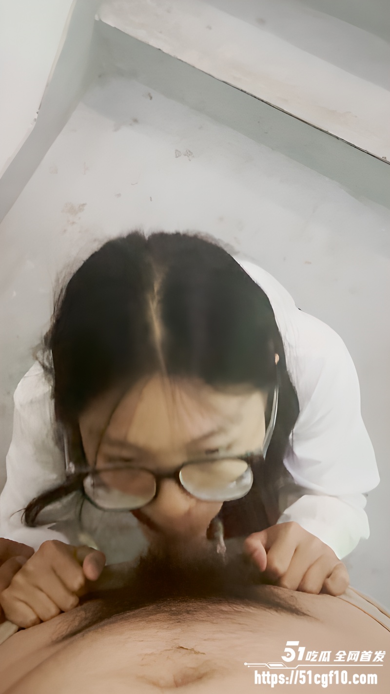 反差眼镜婊 小黎 6