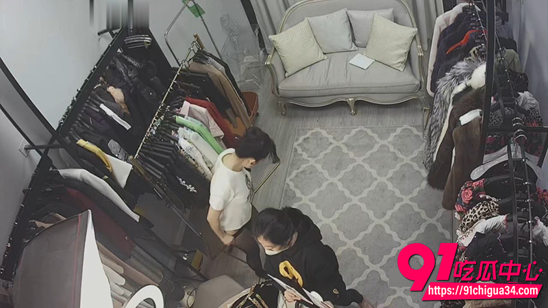 高档服装店试衣间偷拍 1