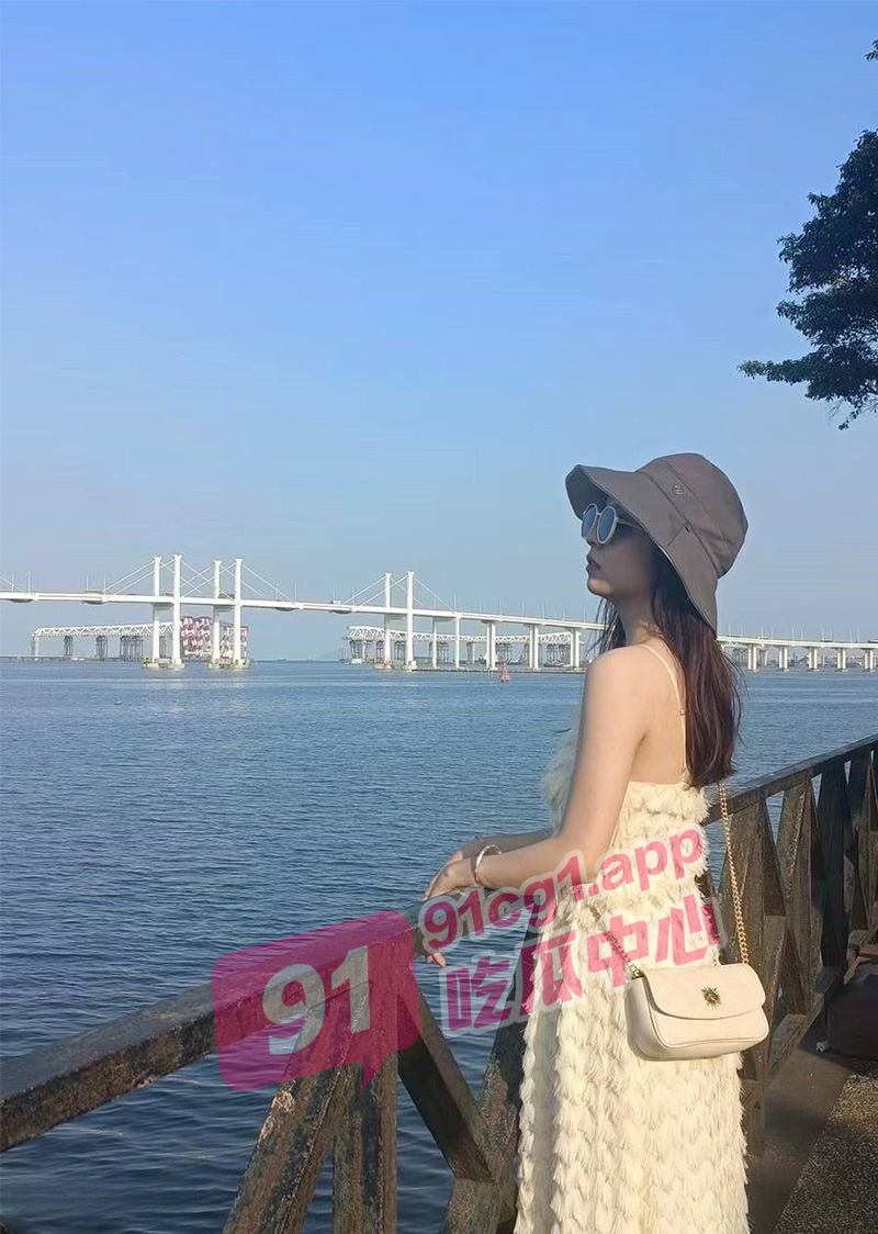 【插的太深啦】极品气质美女刘彤和富二代男炮友澳门酒店玩一夜情 被打屁股后入