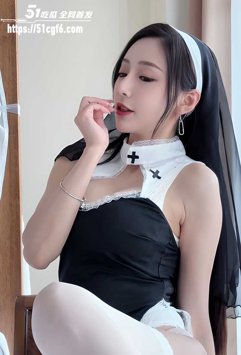 秀人网模特王馨瑶白丝修女大尺度秀人网私拍诱惑2
