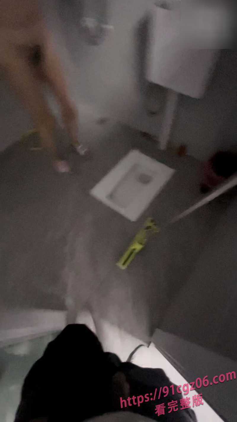 153 153
