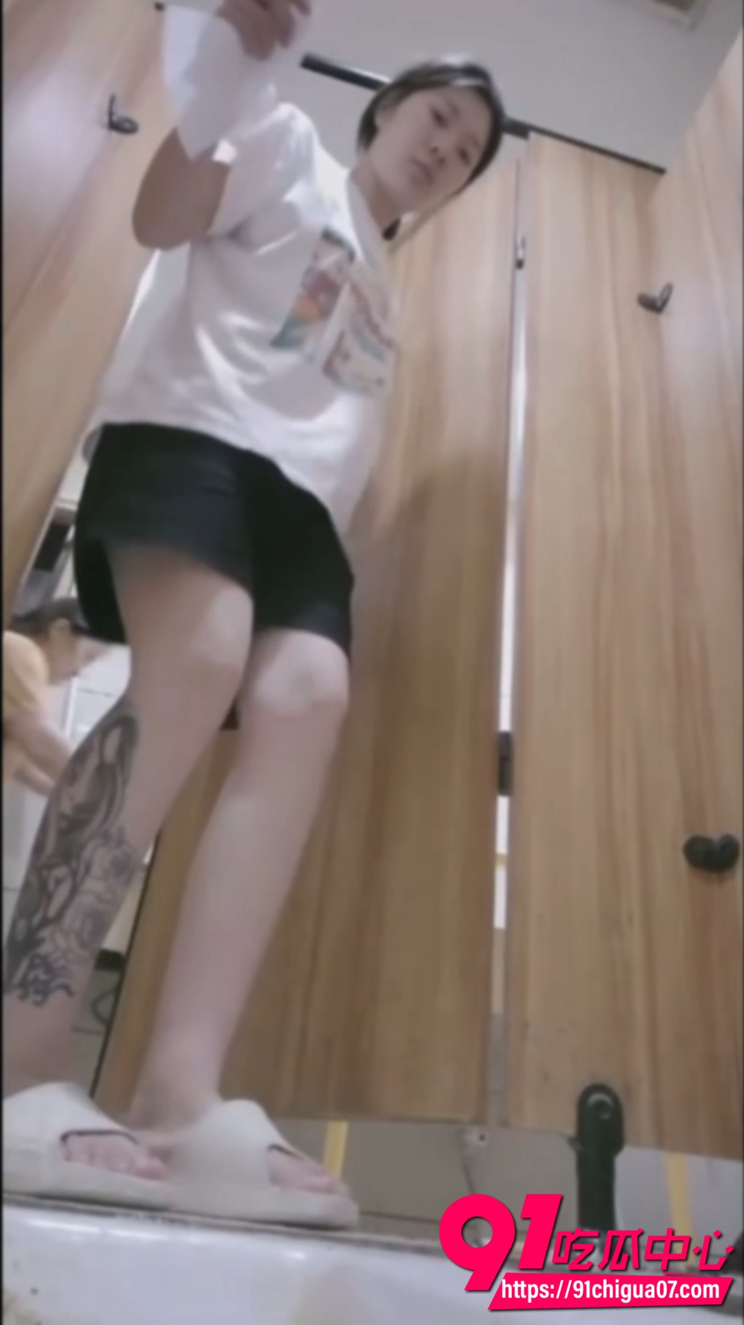 女厕所偷拍3