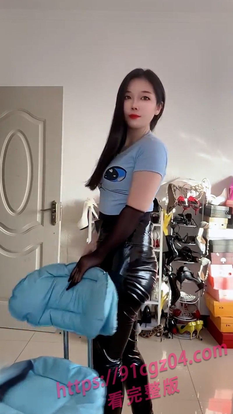 快手气质少妇私密视频外泄 高跟丝袜热舞诱惑尺度拉满!