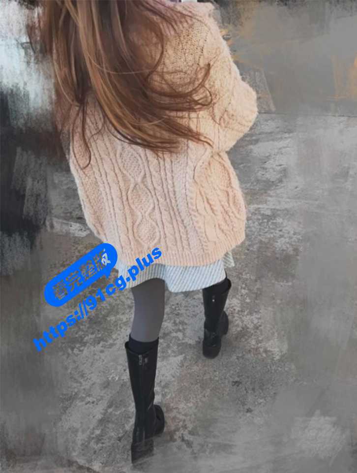 我的老板是性奴～老板带我旷工去吃海底捞 在卫生间被我吃【完整情景视频刷爆朋友圈】