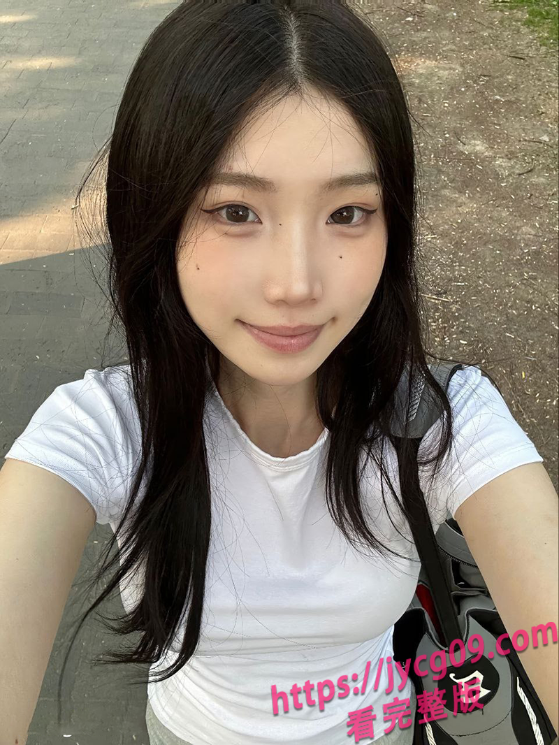 湖南长沙乖巧幼师 私下竟如此主动撩人！画面疯传 配图2