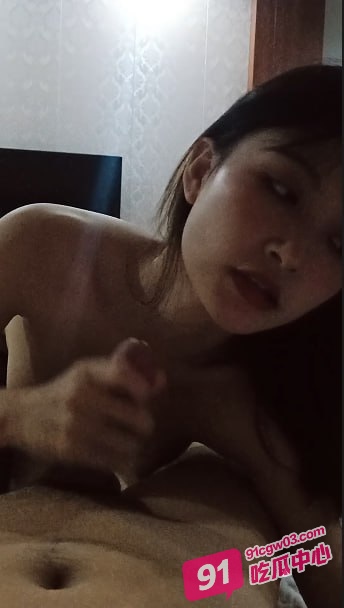 丰田最新约炮广告片！约炮大神车震反差御姐周清清 黑丝女神户外全自动骑乘榨精！ 配图