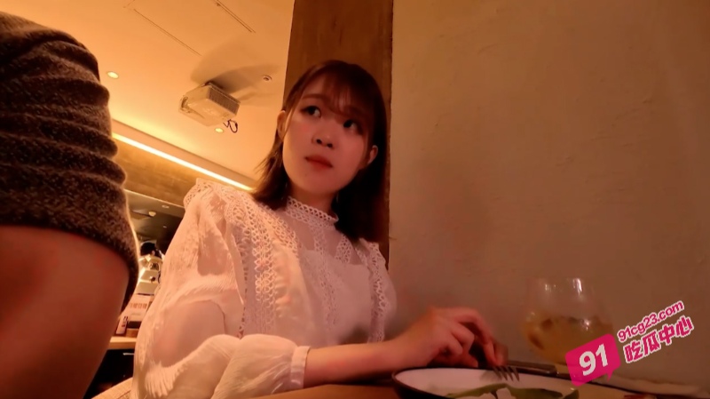渣男约女网友面基 第一次见面就把人家灌醉迷奸 毫不怜惜抱头插嘴插出了泡沫！ 配图4