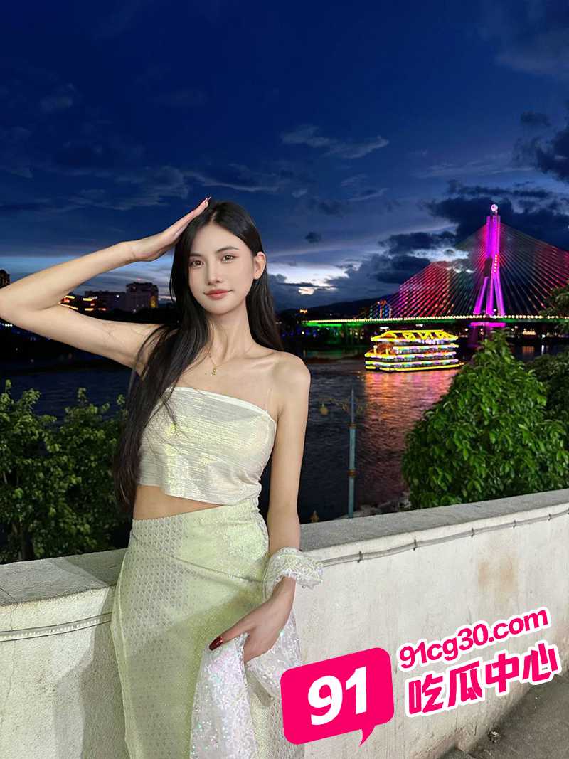 深圳极品女神陈雨恬 黑丝嫩穴被调教 真是难得一见的极品!