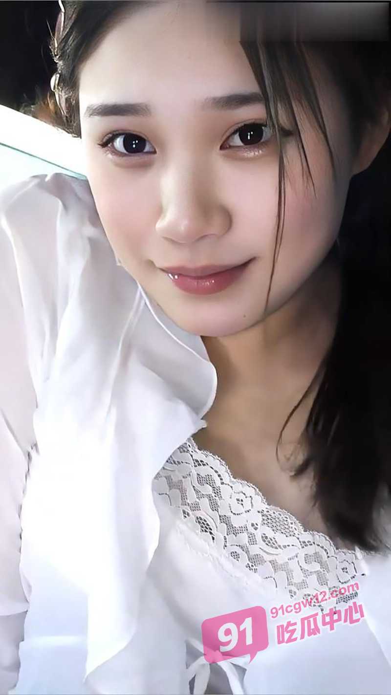 河南模特老师陈美蕊 为金钱堕落成反差母狗 车上口交舔鸡卖力侍奉 散发着十足的淫荡气质!