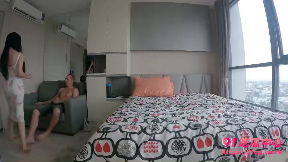 【慕洋犬】极品大奶美女吃洋肠被洋男友偷录 炫耀网络 【视频遭到疯传】
