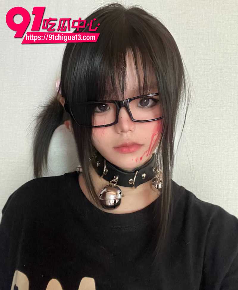 长沙艺术学院女大学生 兼职下海卖淫 给土豪拍摄自慰视频曝光