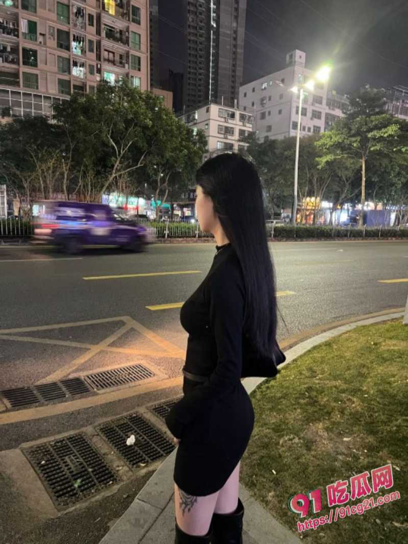 深圳龙岗人妻许昕惠 老公面前羞答答 兄弟那边骚开花！ 配图2