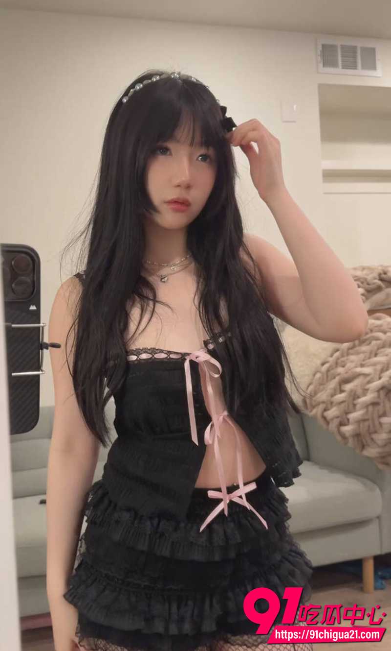 越南混血网红Aryminh 居家自慰视频流出 黑丝女仆装揉奶猛插假屌高潮！