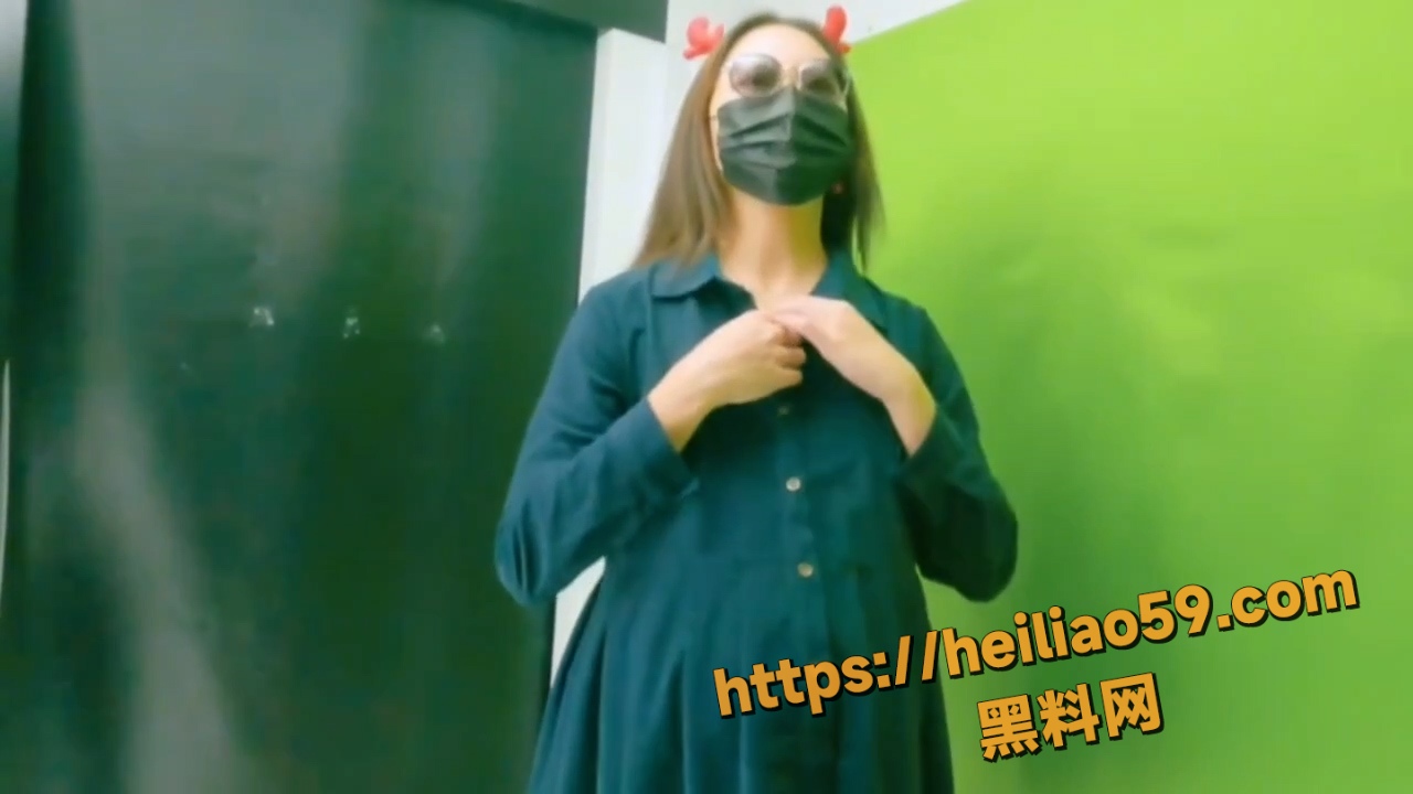新加坡OnlyFans顶级网黄 MoriyaExhibit 白虎孕妇商场露出 乳头硬挺撩人