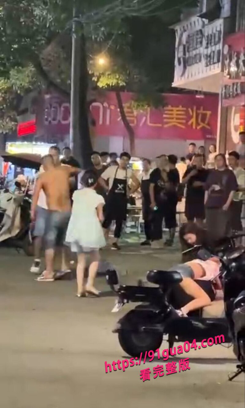 陕西城固县街头伤人03