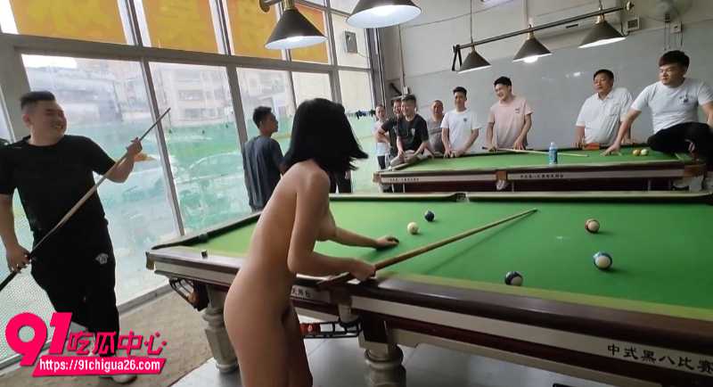 户外露出博主cikaimoon台球厅全裸2