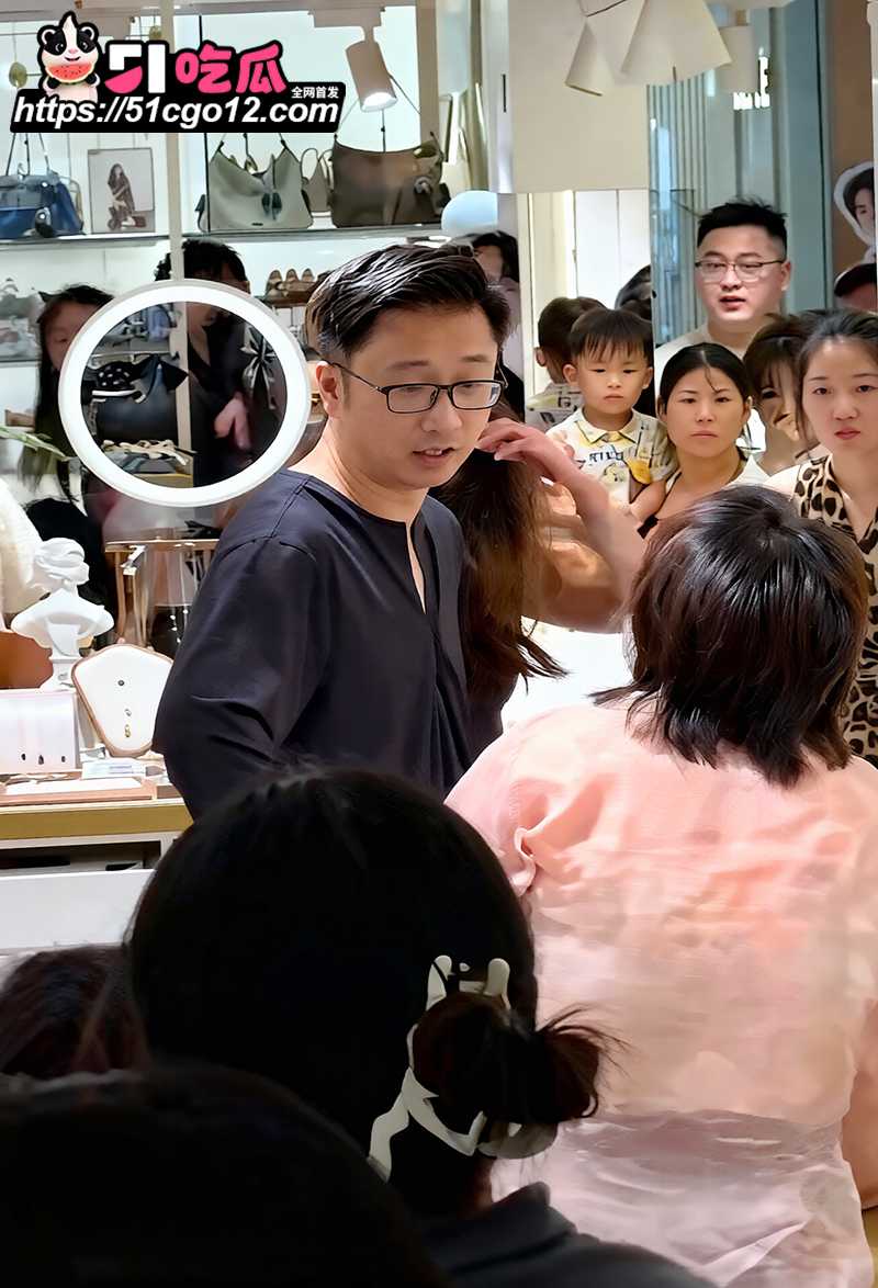 如皋吾悦广场抓小三1 4 如皋吾悦广场抓小三1 4